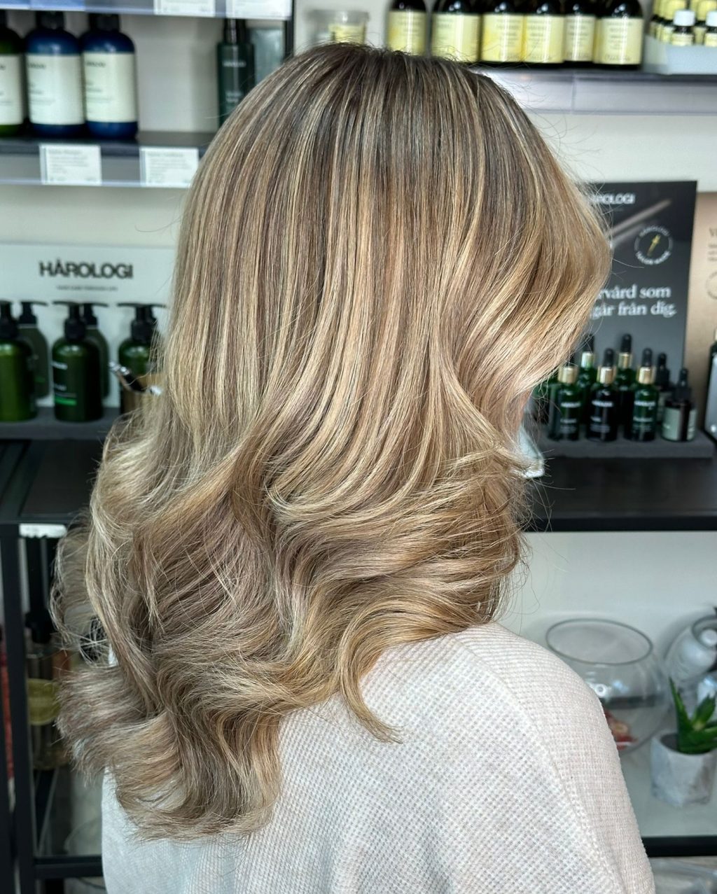 Instagram post from hairlig_by_hero. This post is in position 1.