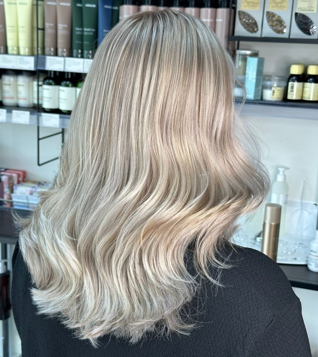 Instagram post from hairlig_by_hero. This post is in position 1.